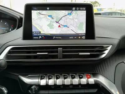 Peugeot 3008 2018 - 15990 EUR, 200391 km - AUTO.MOTO.pt - 200391km - foto 21 de 25