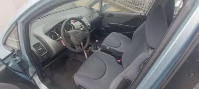 Honda Jazz 2007 - 5500 EUR, 125000 km - AUTO.MOTO.pt - 125000km - foto 11 de 16