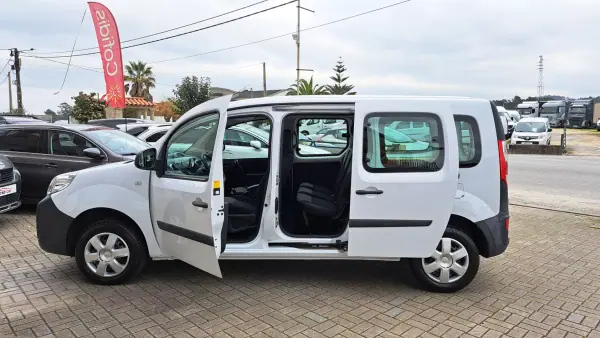 Renault TRAFIC L2H1 125CV 2019 - 19900 EUR, 106110 km - AUTO.MOTO.pt - 106110km - foto 7 de 24
