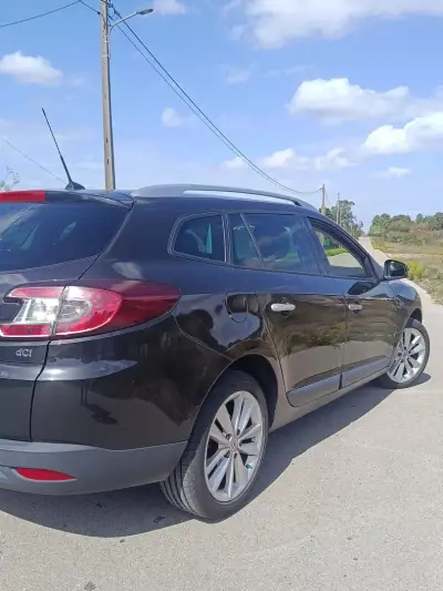 Renault Mégane Sport Tourer 2010 - 4750 EUR, 275000 km - foto 3 de 7