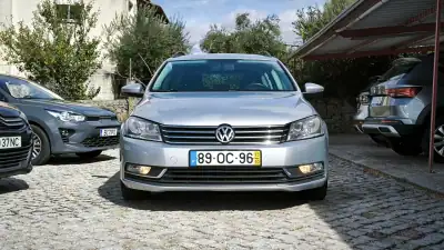 Volkswagen Passat 2013 - 10950 EUR, 215000 km - AUTO.MOTO.pt - 215000km - foto 4 de 10