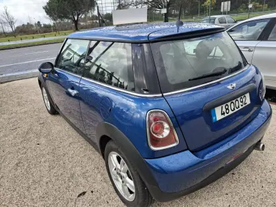 MINI 3 Portas 2012 - 12500 EUR, 149987 km - AUTO.MOTO.pt - 149987km - foto 8 de 14