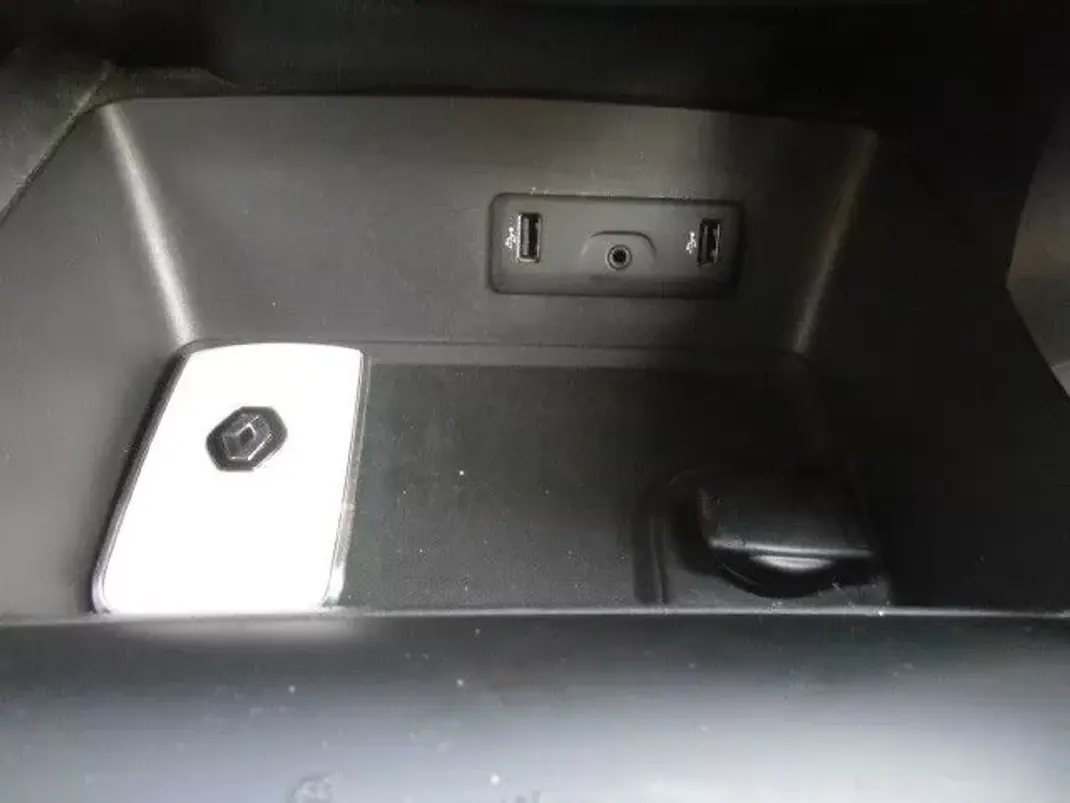 Renault Kadjar 2019 - 17900 EUR, 110677 km - AUTO.MOTO.pt - 110677km - foto 17 de 36