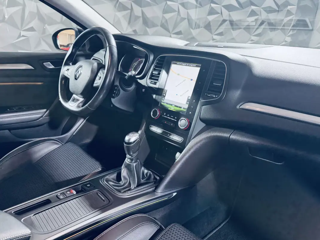 Renault Mégane Sport Tourer 2018 - 15990 EUR, 148529 km - 148529km - foto 19 de 36