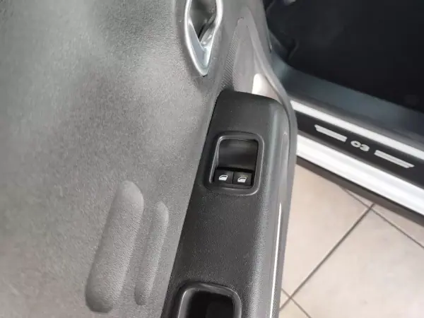 Citroën C3 2018 - 12750 EUR, 92000 km - AUTO.MOTO.pt - 92000km - foto 21 de 34