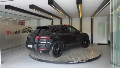 Porsche Macan 2014 - 33900 EUR, 211992 km - AUTO.MOTO.pt - 211992km - foto 4 de 58