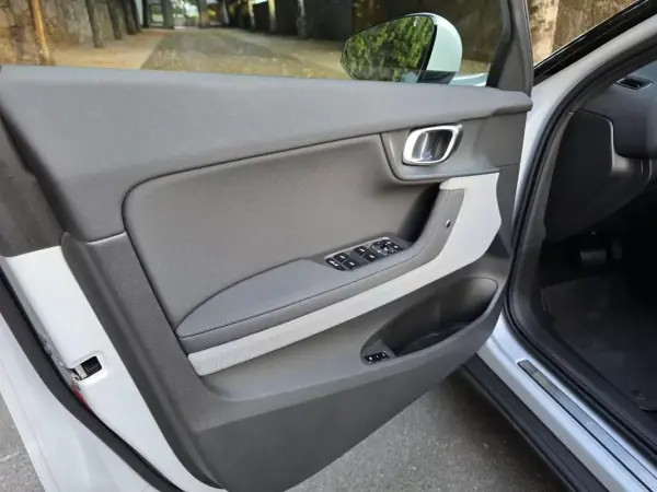 Polestar 2 2022 - 28499 EUR, 87850 km - 87850km - foto 37 de 47