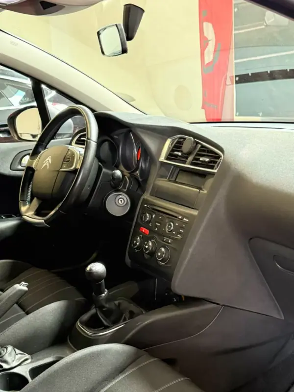 Citroën C4 2017 - 9490 EUR, 128000 km - AUTO.MOTO.pt - 128000km - foto 7 de 9