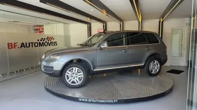 Volkswagen Touareg 2006 - 13900 EUR, 262462 km - AUTO.MOTO.pt - 262462km - foto 13 de 60