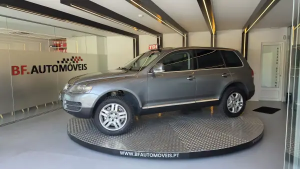Volkswagen Touareg 2006 - 13900 EUR, 262462 km - AUTO.MOTO.pt - 262462km - foto 13 de 60