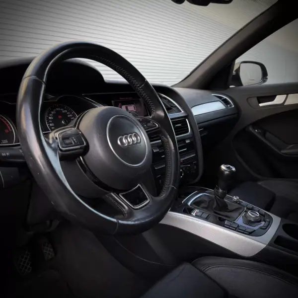 Audi A4 Avant 2012 - 13900 EUR, 258000 km - AUTO.MOTO.pt - 258000km - foto 12 de 15