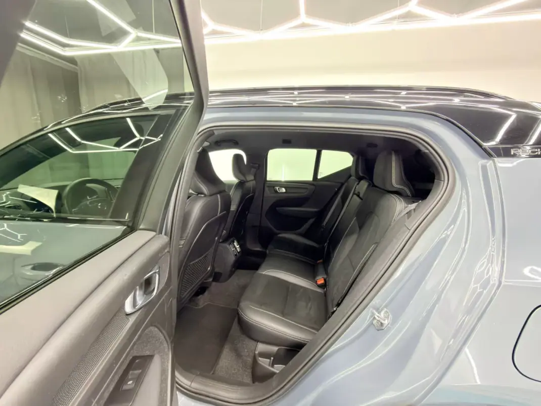 Volvo XC 40 2020 - 25999 EUR, 159000 km - AUTO.MOTO.pt - 159000km - foto 9 de 24