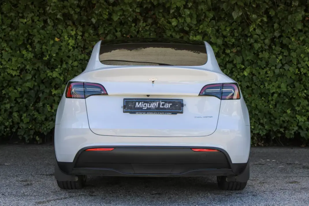 Tesla Model Y 2023 - 36900 EUR, 90000 km - 90000km - foto 9 de 20