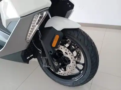 BMW C 400 GT 2024 - 7590 EUR, 100 km - AUTO.MOTO.pt - 100km - foto 7 de 11