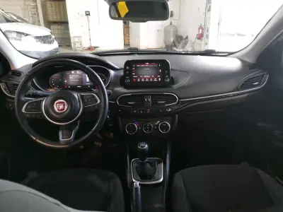Fiat Tipo Station Wagon 2021 - 11490 EUR, 139989 km - AUTO.MOTO.pt - 139989km - foto 15 de 29
