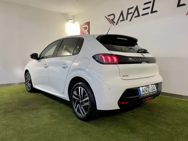 Peugeot 208 2021 - 13500 EUR, 146000 km - AUTO.MOTO.pt - 146000km - foto 8 de 33