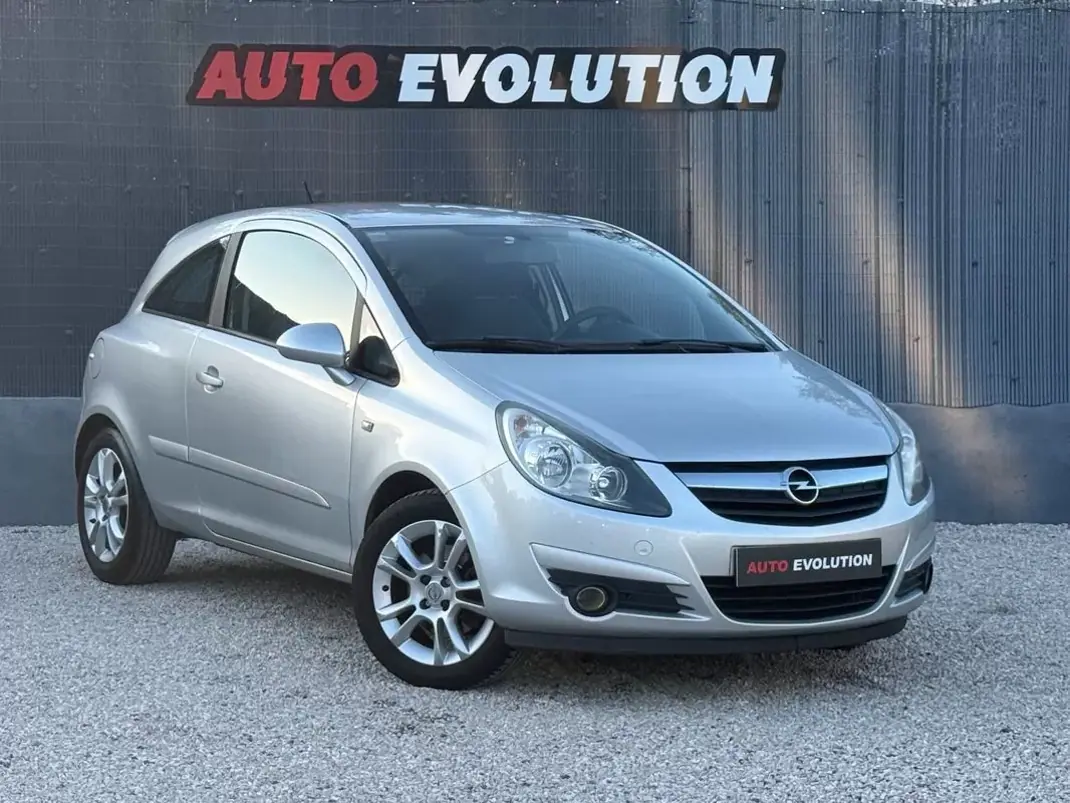 Opel 2007 - 4250 EUR, 139900 km - AUTO.MOTO.pt - 139900km - foto 1 de 17