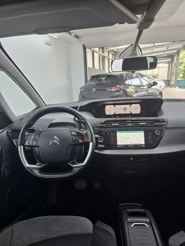 Citroën C4 Grand Picasso 2018 - 13650 EUR, 245556 km - AUTO.MOTO.pt - 245556km - foto 33 de 43