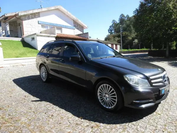 Mercedes-Benz C 180 2012 - 13490 EUR, 240000 km - AUTO.MOTO.pt - 240000km - foto 11 de 47