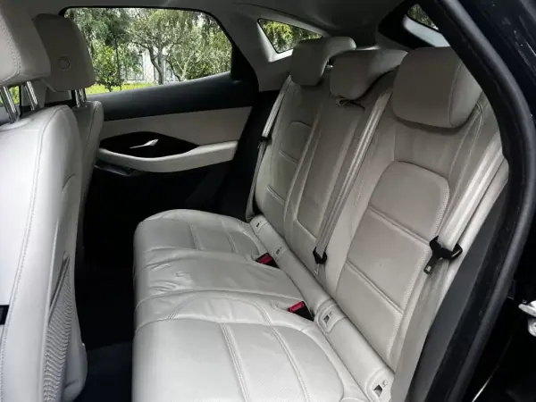 Jaguar E-Pace 2018 - 29750 EUR, 77000 km - AUTO.MOTO.pt - 77000km - foto 48 de 53