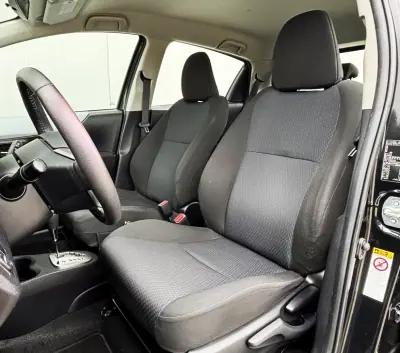 Toyota Yaris 2012 - 12750 EUR, 39000 km - AUTO.MOTO.pt - 39000km - foto 14 de 37