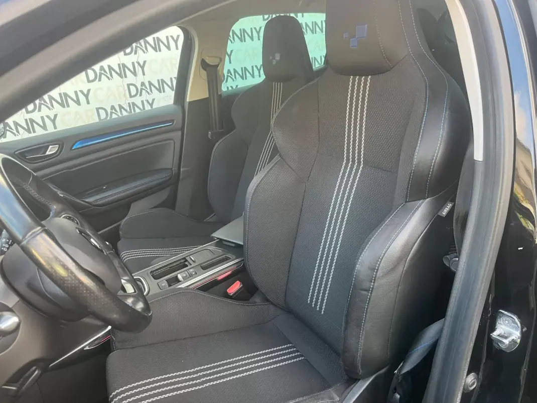 Renault Mégane 2016 - 15750 EUR, 120000 km - AUTO.MOTO.pt - 120000km - foto 5 de 8