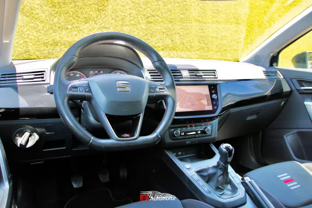 SEAT Ibiza 2017 - 13900 EUR, 74000 km - AUTO.MOTO.pt - 74000km - foto 3 de 37