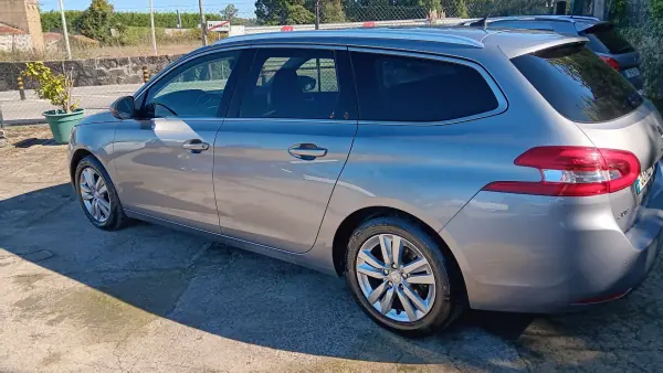 Peugeot 308 SW 2016 - 8850 EUR, 192092 km - AUTO.MOTO.pt - 192092km - foto 6 de 29