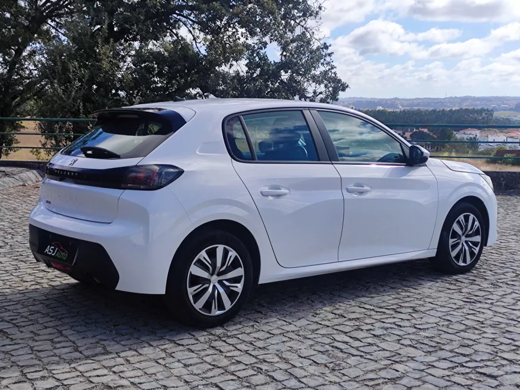 Peugeot 208 2020 - 11900 EUR, 247697 km - AUTO.MOTO.pt - 247697km - foto 7 de 23