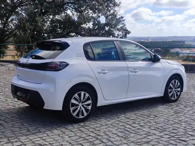 Peugeot 208 2020 - 11900 EUR, 247697 km - AUTO.MOTO.pt - 247697km - foto 7 de 23