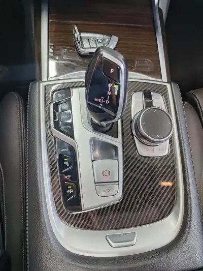 BMW 740 2018 - 29950 EUR, 249000 km - AUTO.MOTO.pt - 249000km - foto 29 de 41