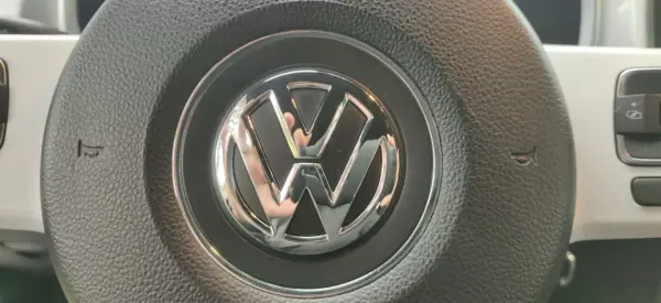 Volkswagen New Beetle 2011 - 17499 EUR, 163800 km - AUTO.MOTO.pt - 163800km - foto 31 de 41