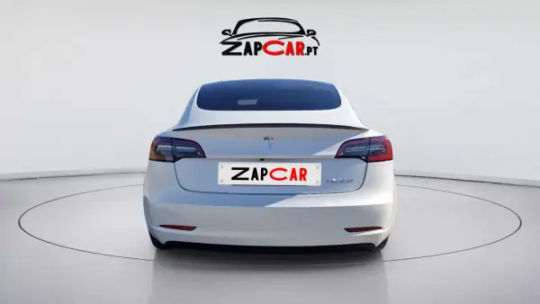 Tesla Model 3 2023 - 36900 EUR, 30450 km - 30450km - foto 4 de 15