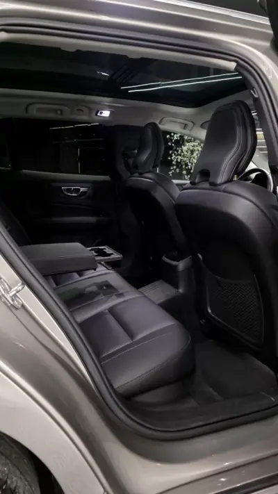 Volvo V60 2021 - 29750 EUR, 111000 km - AUTO.MOTO.pt - 111000km - foto 16 de 22