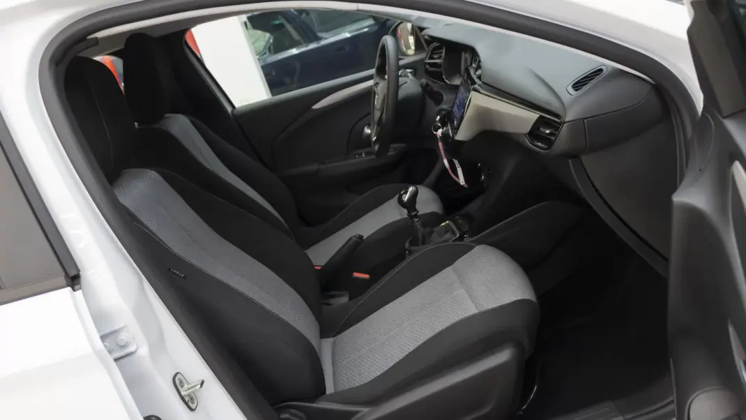 Opel Corsa 2025 - 16450 EUR, 8000 km - AUTO.MOTO.pt - 8000km - foto 11 de 33