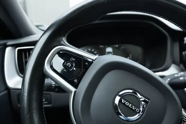 Volvo XC 60 2021 - 34999 EUR, 96771 km - AUTO.MOTO.pt - 96771km - foto 25 de 25