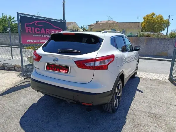 Nissan Qashqai 2017 - 12750 EUR, 153412 km - AUTO.MOTO.pt - 153412km - foto 23 de 30