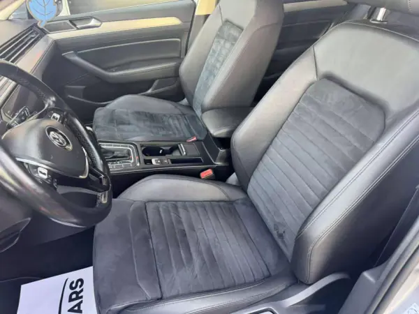 Volkswagen Passat Variant 2019 - 16900 EUR, 258985 km - AUTO.MOTO.pt - 258985km - foto 19 de 27
