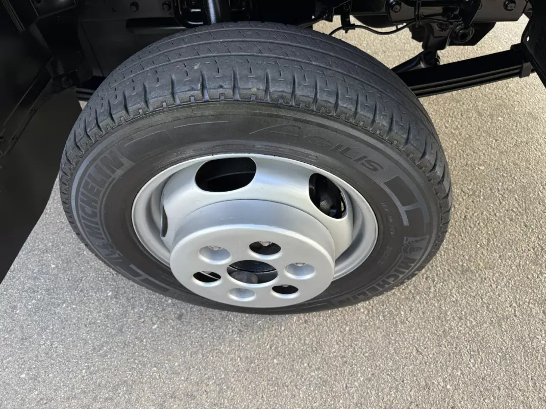 Mitsubishi 2011 - 19750 EUR, 190000 km - AUTO.MOTO.pt - 190000km - foto 7 de 22