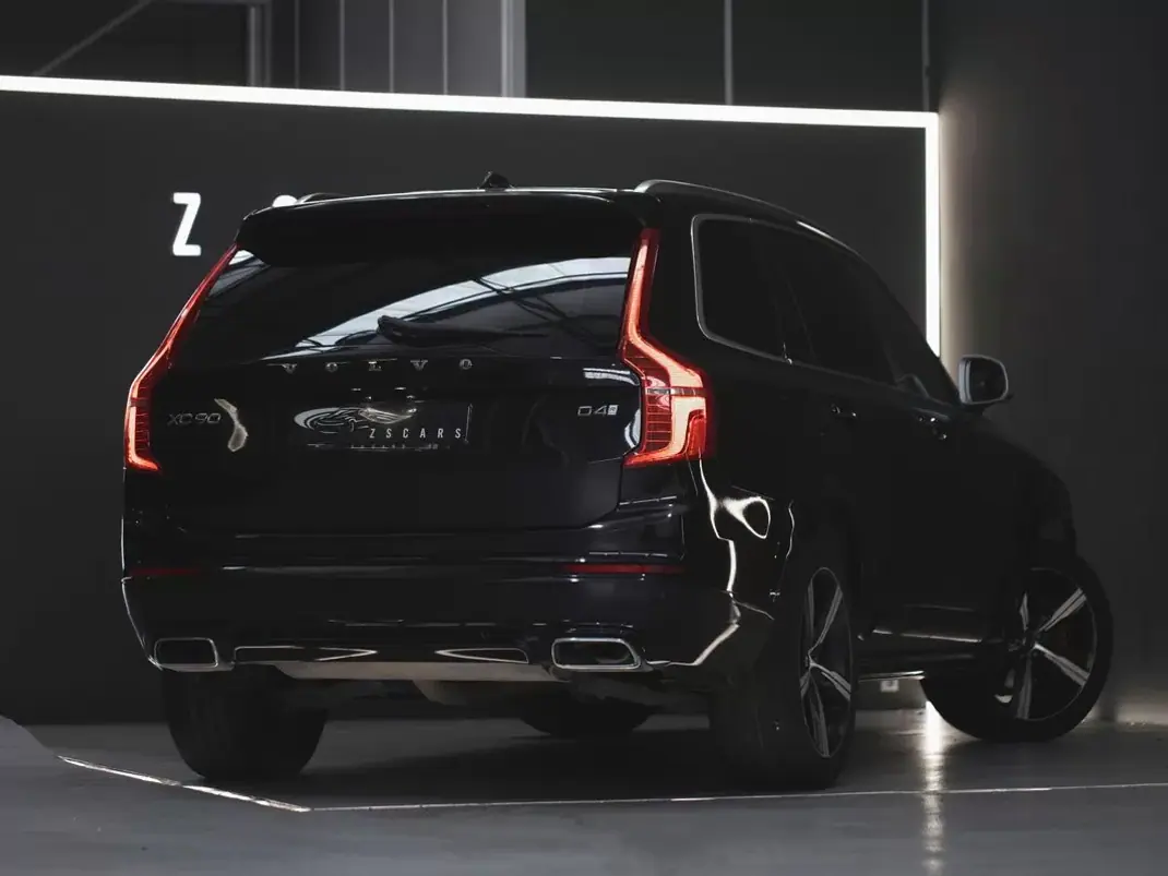 Volvo XC 90 2018 - 35990 EUR, 147431 km - 147431km - foto 6 de 27