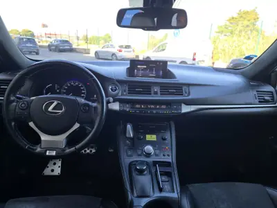 Lexus CT 200h 2016 - 17950 EUR, 217000 km - AUTO.MOTO.pt - 217000km - foto 9 de 13