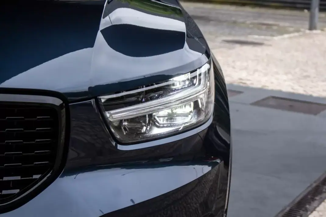 Volvo XC 40 2022 - 31990 EUR, 48265 km - AUTO.MOTO.pt - 48265km - foto 3 de 40