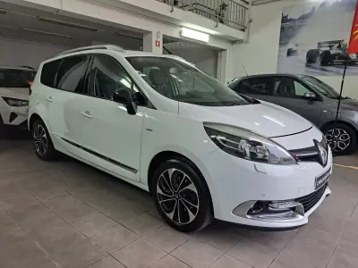 Renault Grand Scénic 2015 - 12990 EUR, 123000 km - AUTO.MOTO.pt - 123000km - foto 2 de 16