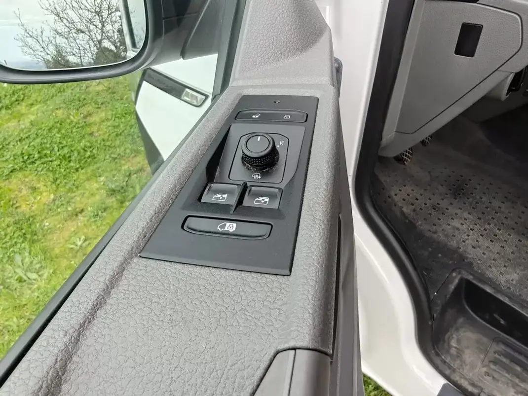 VW T6 TRANSPORTER 2.0 TDI KASTEN/ 3 LUGARES/ IVA DEDUTIVEL 2023 - 27490 EUR, 43500 km - AUTO.MOTO.pt - 43500km - foto 20 de 28