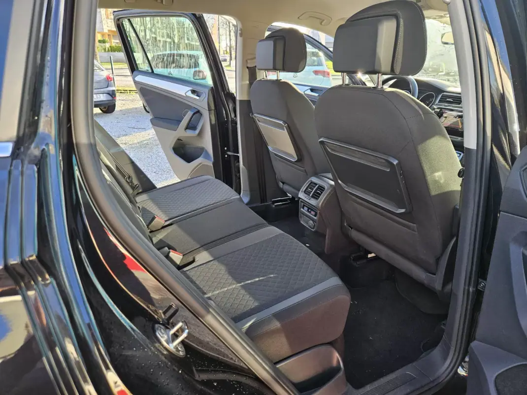 Volkswagen Tiguan 2019 - 24500 EUR, 49800 km - AUTO.MOTO.pt - 49800km - foto 13 de 17