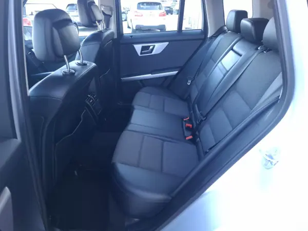 Mercedes-Benz GLK 250 2010 - 17990 EUR, 152529 km - AUTO.MOTO.pt - 152529km - foto 17 de 18