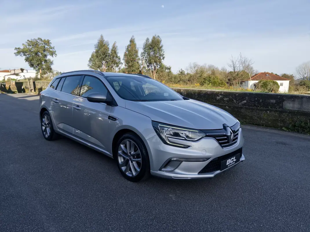 Renault Mégane Sport Tourer 2016 - 13990 EUR, 163000 km - AUTO.MOTO.pt - 163000km - foto 1 de 47