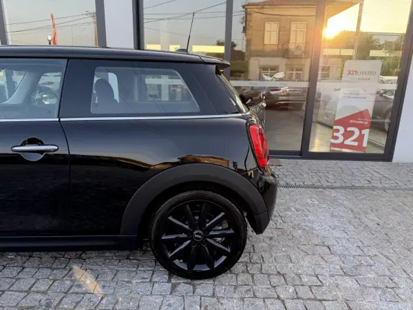 MINI One 2016 - 11900 EUR, 133000 km - AUTO.MOTO.pt - 133000km - foto 19 de 86