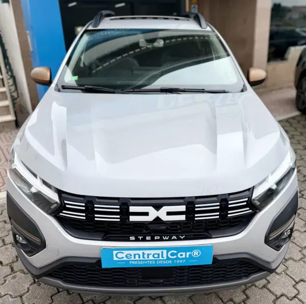 Dacia Sandero 2024 - 16450 EUR, 47000 km - AUTO.MOTO.pt - 47000km - foto 4 de 27