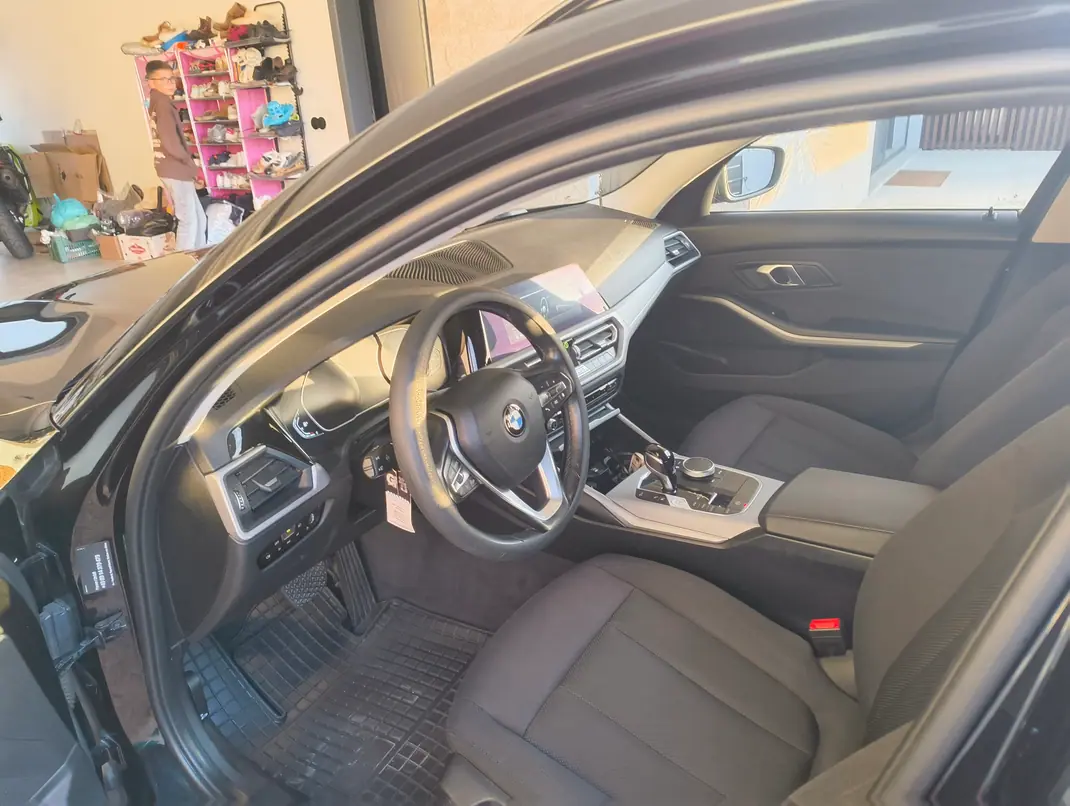 BMW 330 2021 - 29000 EUR, 63500 km - 63500km - foto 4 de 14